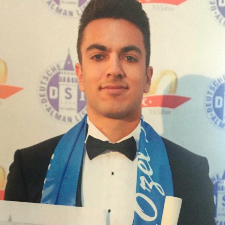 Deniz Yaralıoğlu